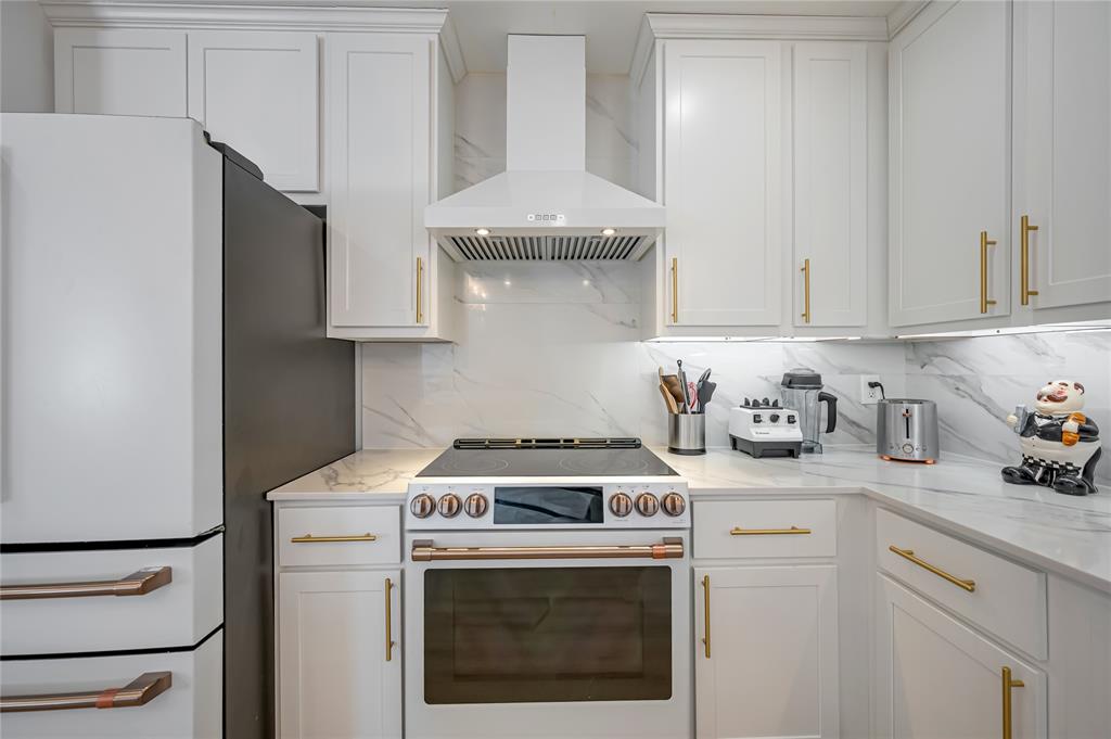 2309 Homestead Place