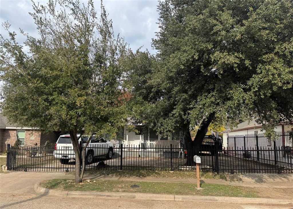 Roosevelt Manor 1st Inst - Residential