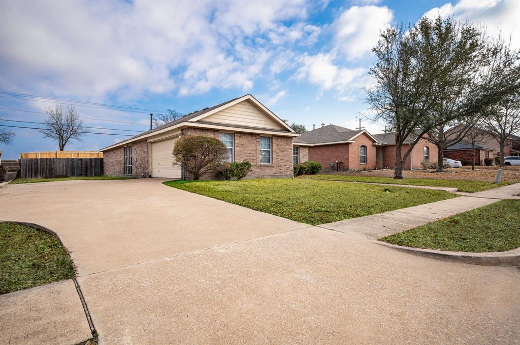 3884 Pinebluff Lane