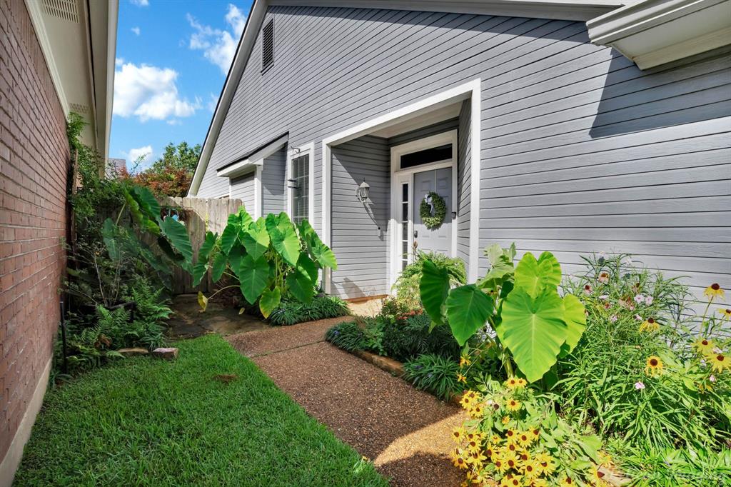127 Vidor Lane