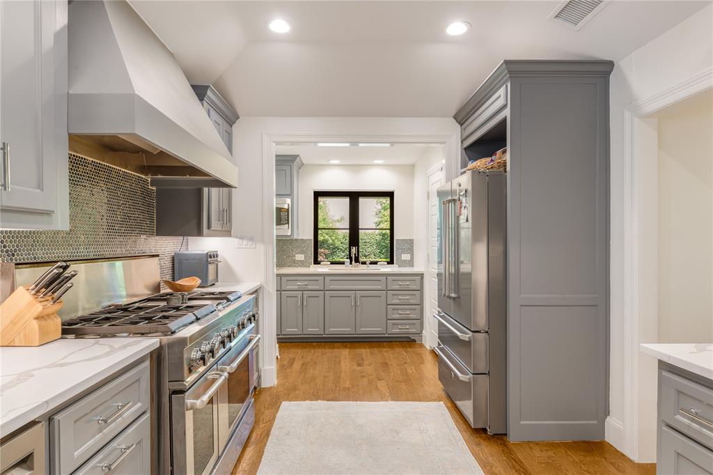 9148 Clearlake Drive