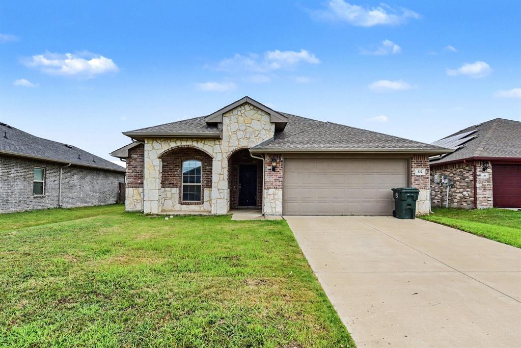 Photo 1 of 30 — 132 Willowbend Loop, Mabank, TX 75147