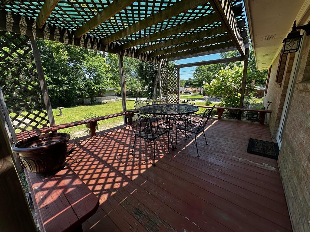 811 Windmill Lane
