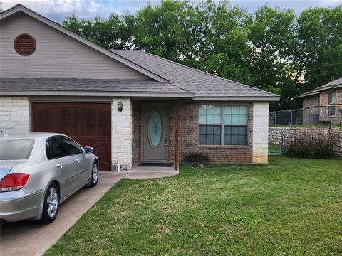 Photo of 151 N Meadows Drive N, Granbury, TX 76048 (MLS # 21238955)
