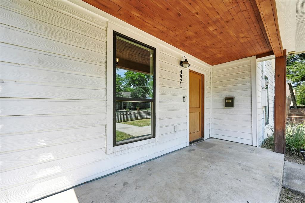 Dallas, Texas 75223, United States, 2 Bedrooms Bedrooms, ,1 BathroomBathrooms,Residential,Active,190740