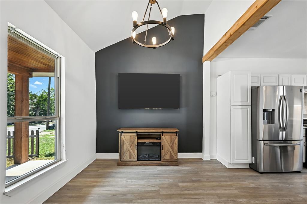 Dallas, Texas 75223, United States, 2 Bedrooms Bedrooms, ,1 BathroomBathrooms,Residential,Active,190740