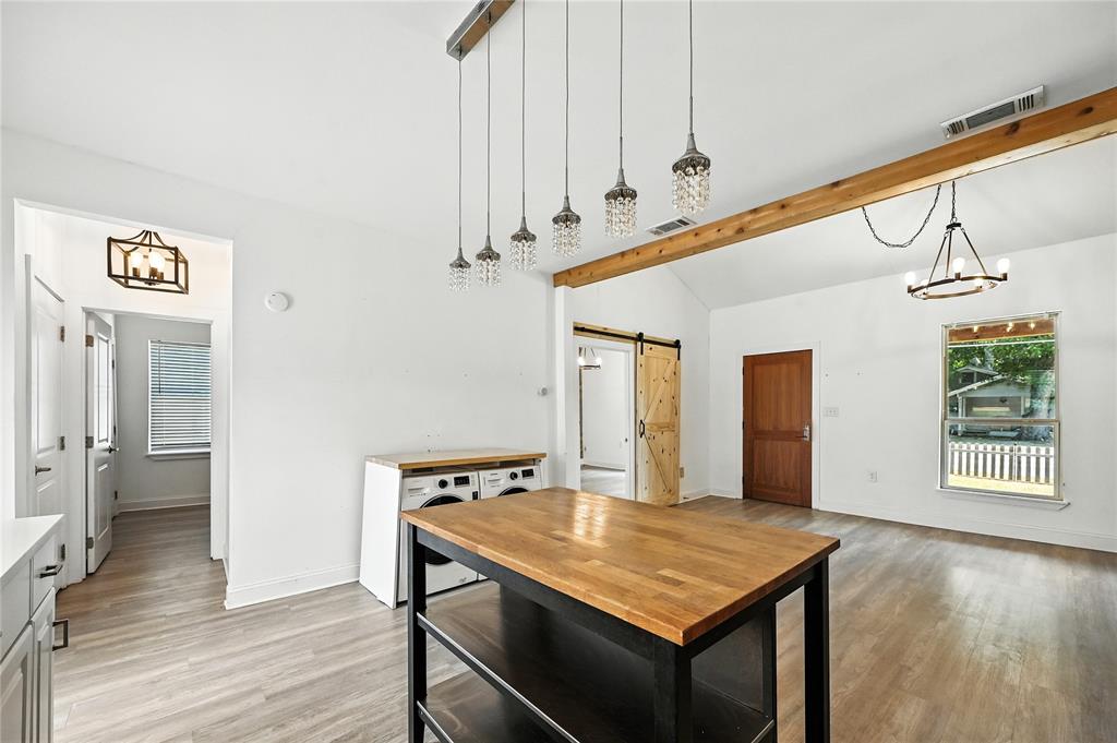 Dallas, Texas 75223, United States, 2 Bedrooms Bedrooms, ,1 BathroomBathrooms,Residential,Active,190740