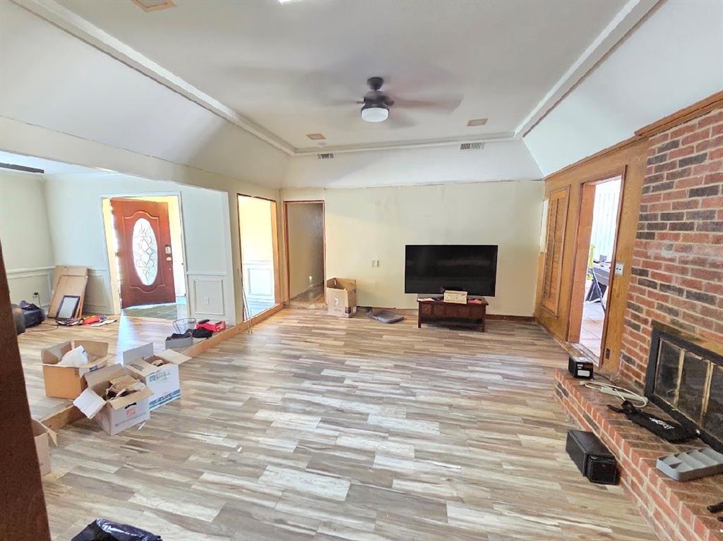 2720 Crow Valley Trail