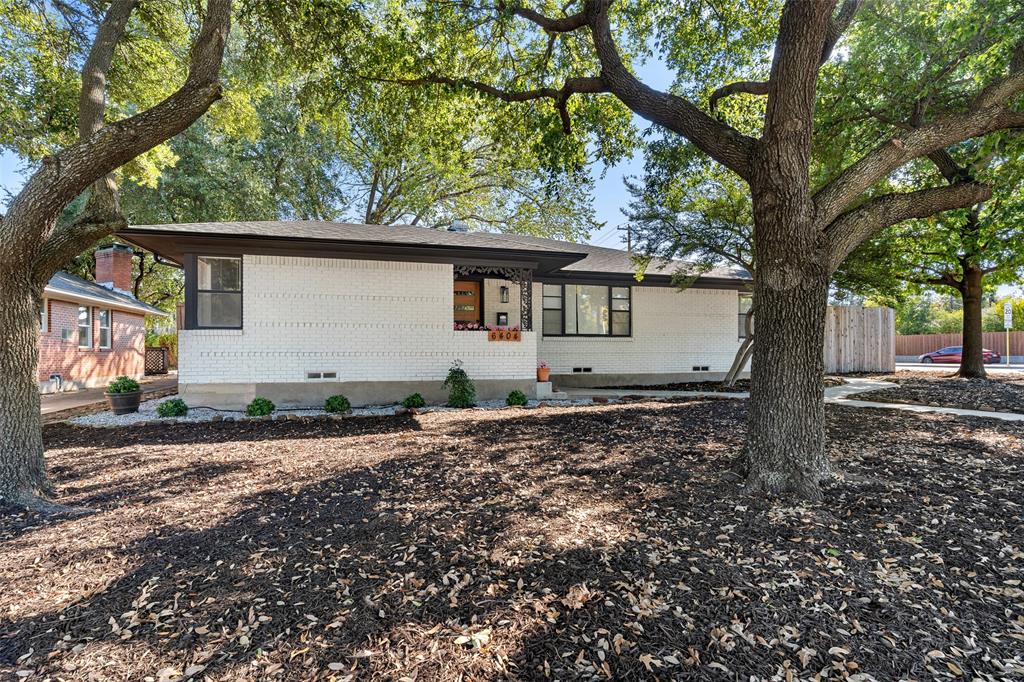 6404 E Lovers Lane