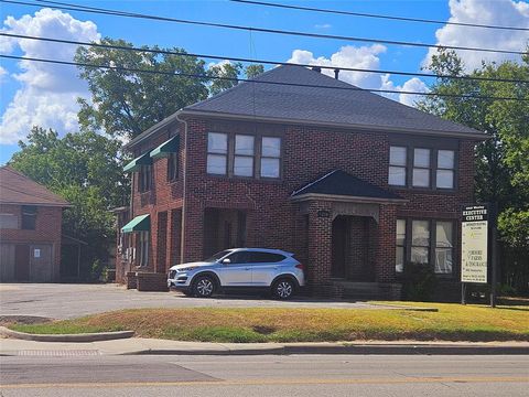 Photo of 4216 WESLEY Street, Greenville, TX 75401 (MLS # 20490998)