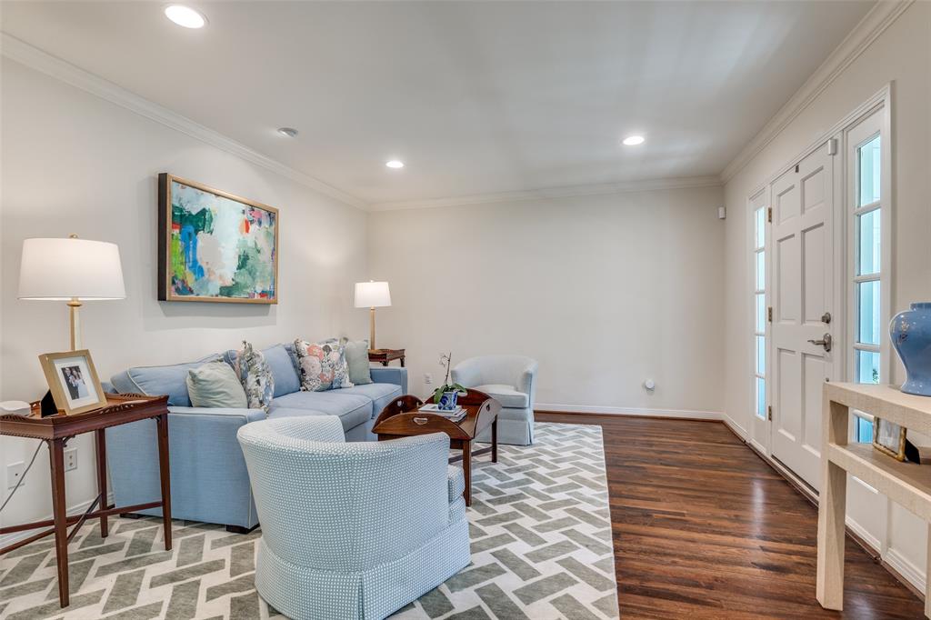 4631 Stanford Avenue