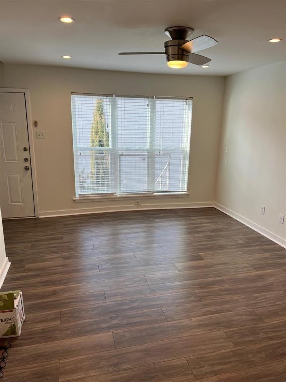 2902 Douglas 211