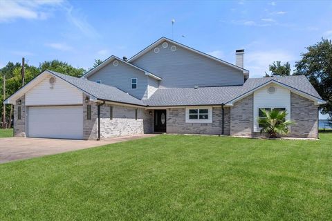 Photo of 113 Cinch Buckle Ranch Road, Trinidad, TX 75163 (MLS # 21207998)