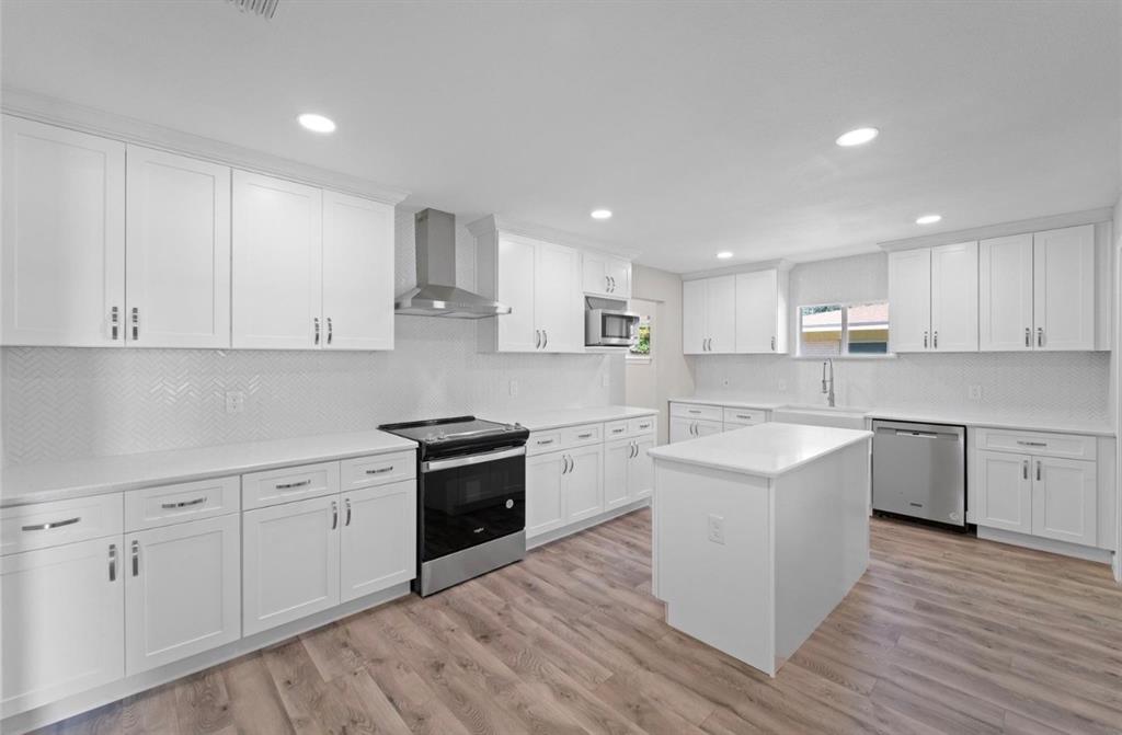 1906 Colony Drive