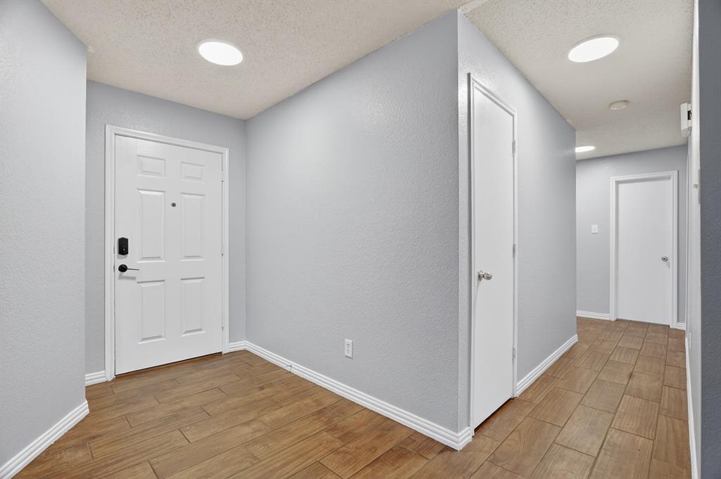 1435 Queen Annes Drive
