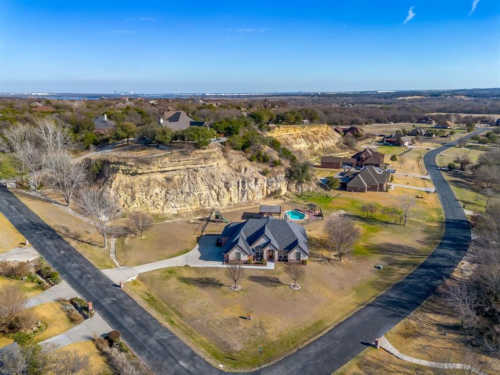 Photo of 6931 La Cantera Drive, Fort Worth, TX 76108 (MLS # 21188229)