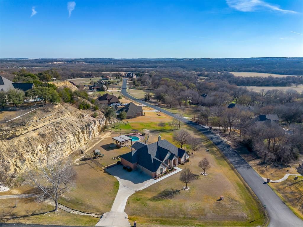 Photo of 6931 La Cantera Drive, Fort Worth, TX 76108 (MLS # 21188229)