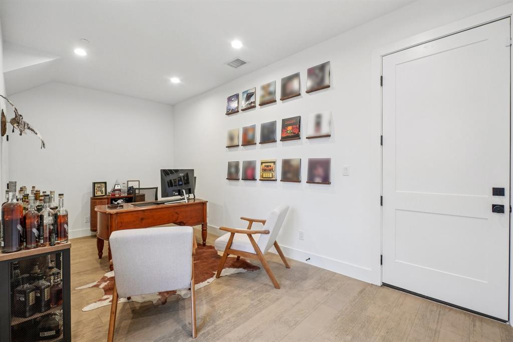 Henderson Condo - Residential