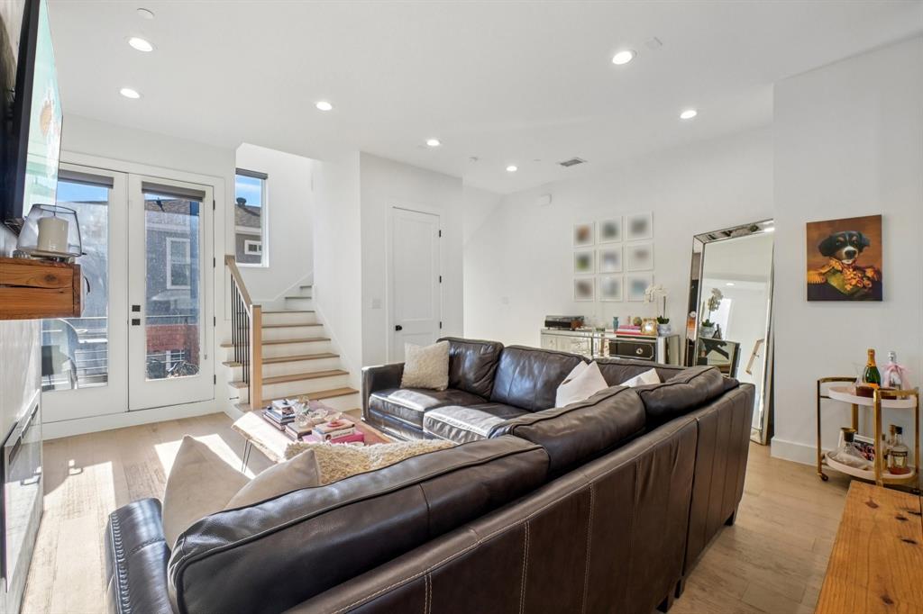 Henderson Condo - Residential