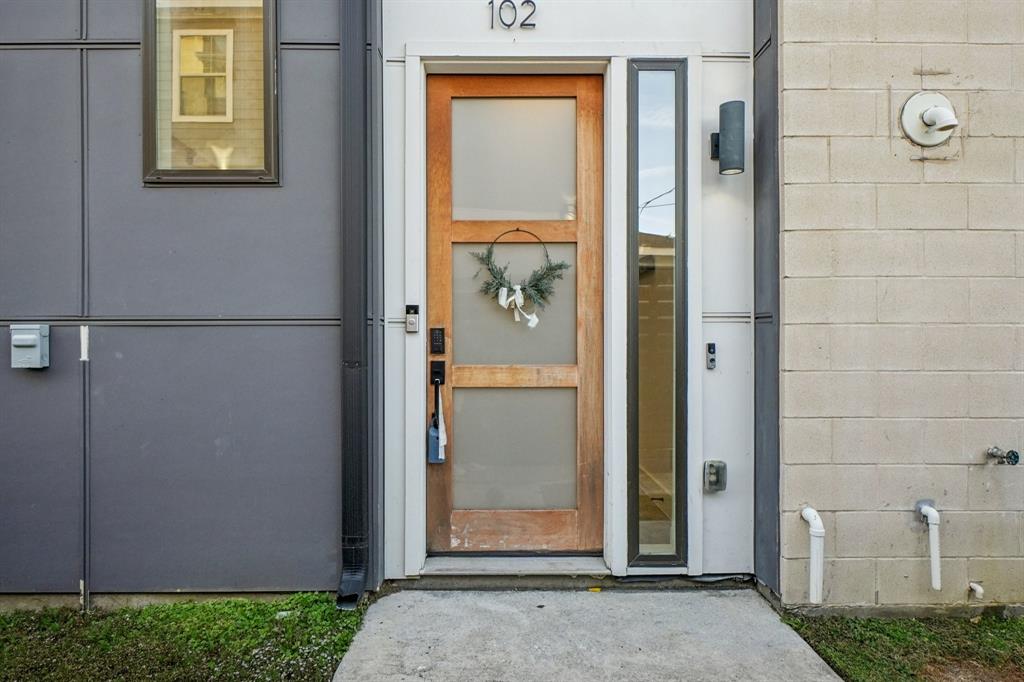 145 N Henderson Avenue 102