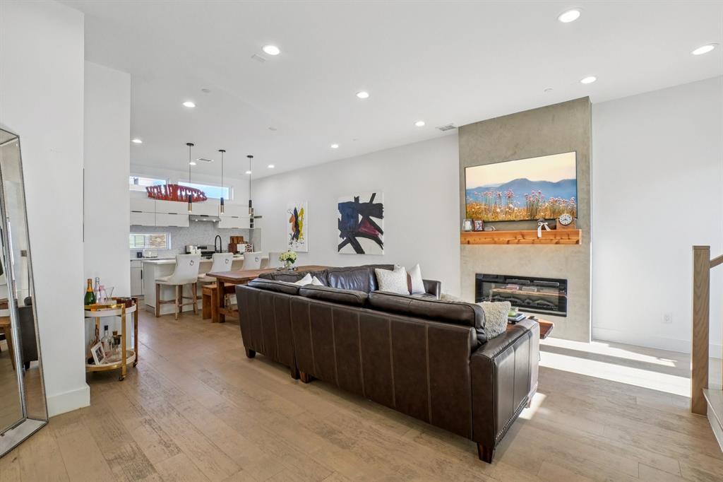 Henderson Condo - Residential