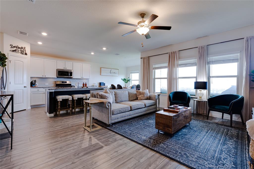 Primrose Xing Ph 4 - Residential
