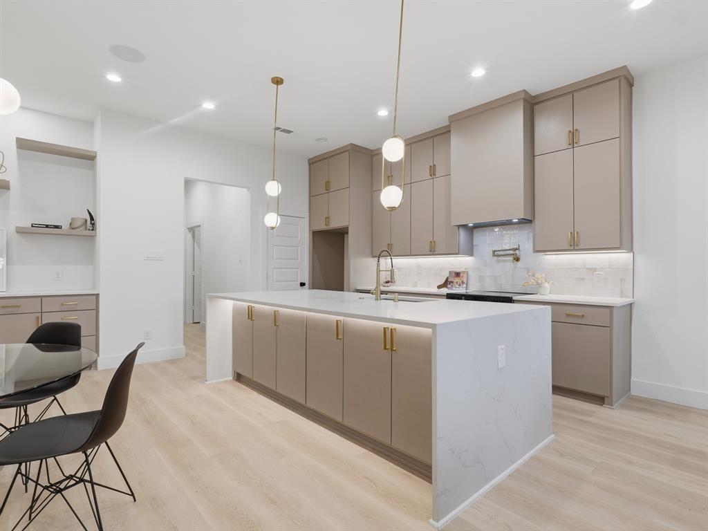 Hurts R M - Residential