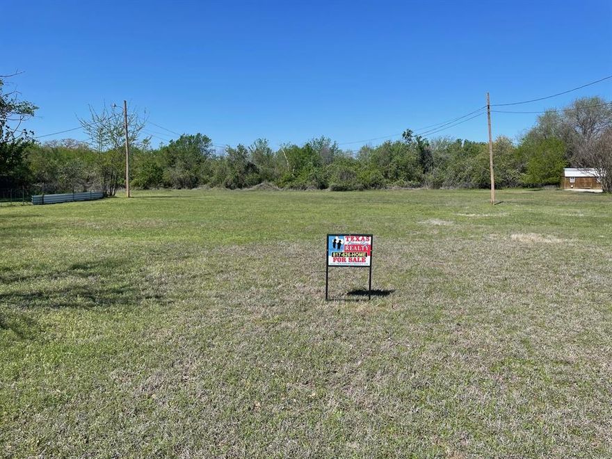 Lovely Established Subdivision with No HOA!  This 1.12 Acre lot would be great to build your family dream home with plenty of room for home, shop and pool!
This lot is cleared and level to start construction! The location is Great and it's easy to get to the Hwy, schools and shopping.