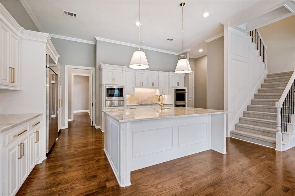6022 Waggoner Drive