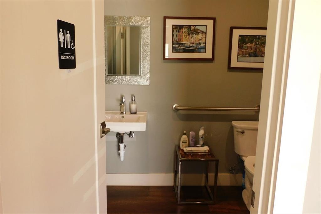 McClain Addition Replat - Commercial Lease