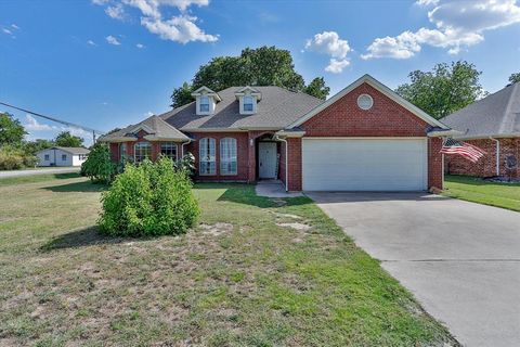 A home in Krum