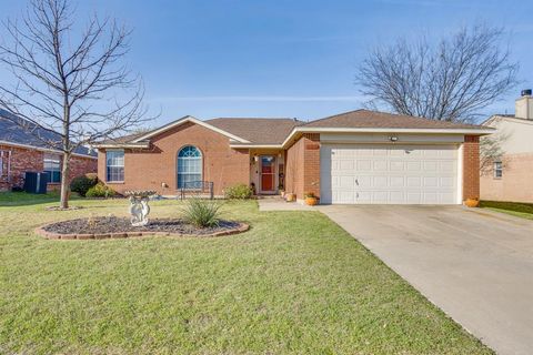 625 Creekview Drive Burleson TX 76028