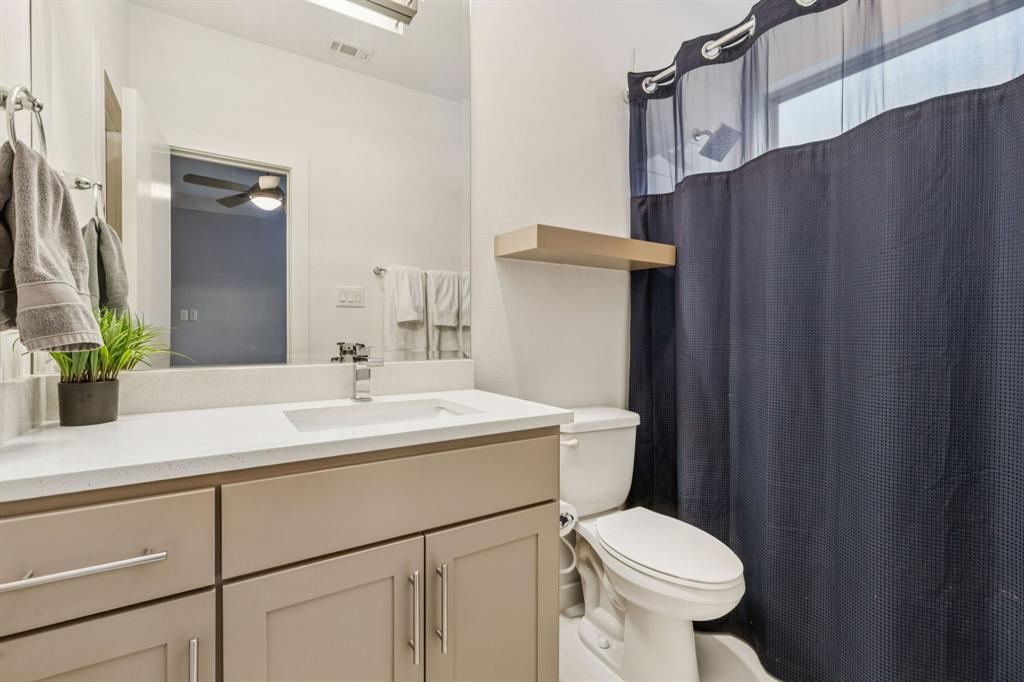 1861 Summit Twnhms - Residential