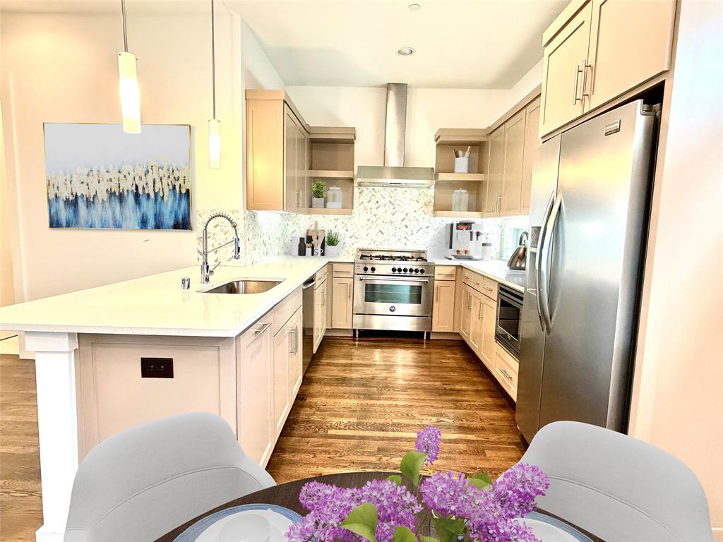 1861 Summit Avenue 2