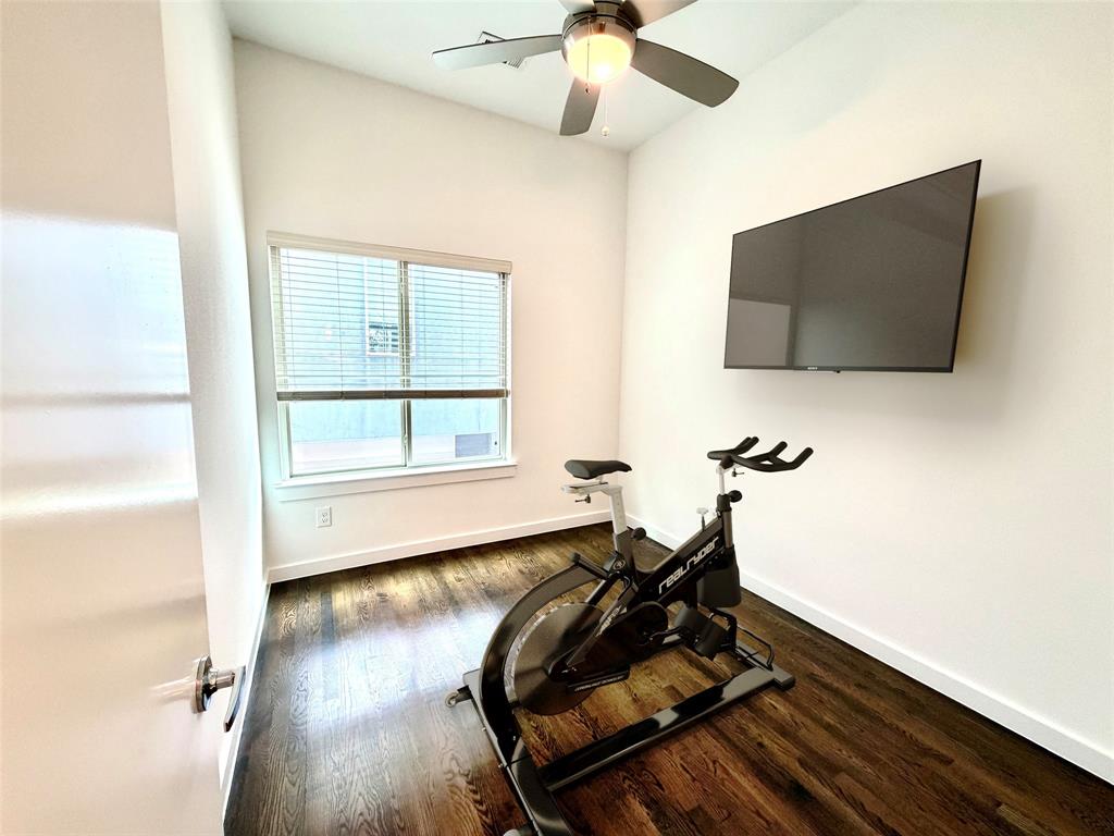 1861 Summit Twnhms - Residential