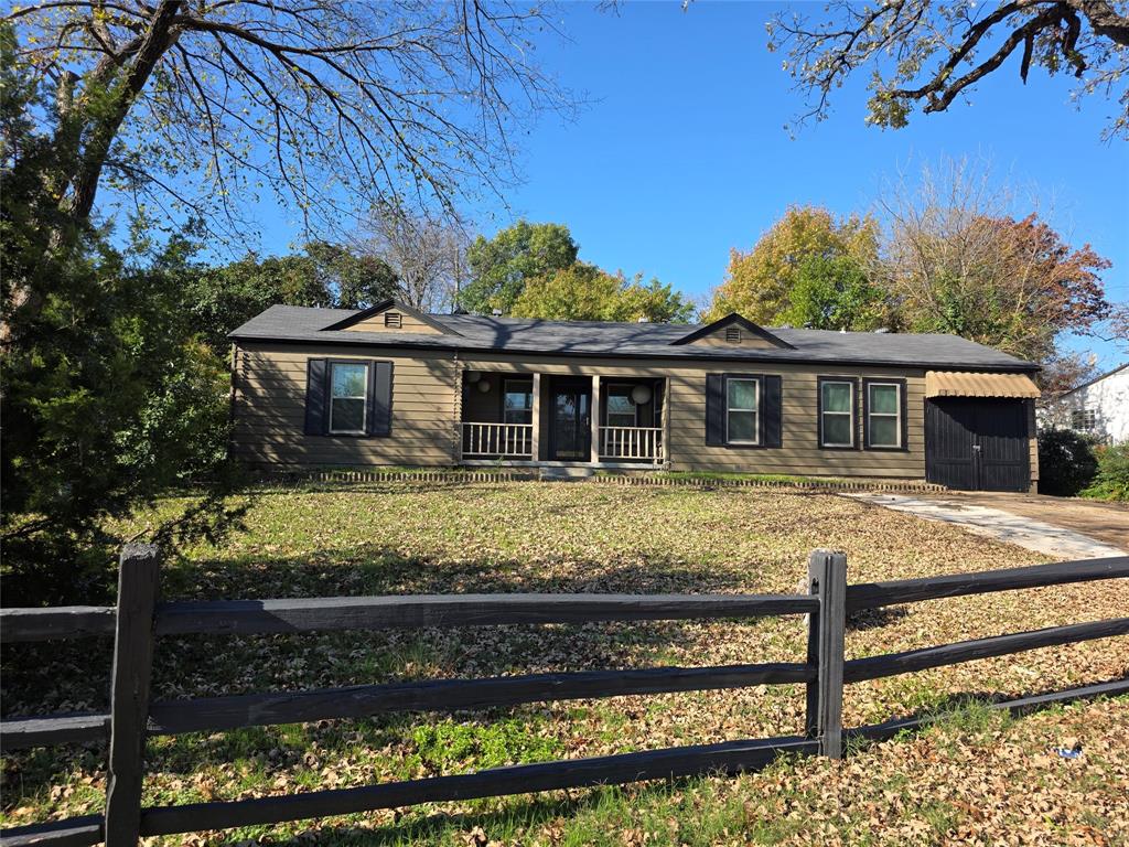 Flanerys - Residential Lease