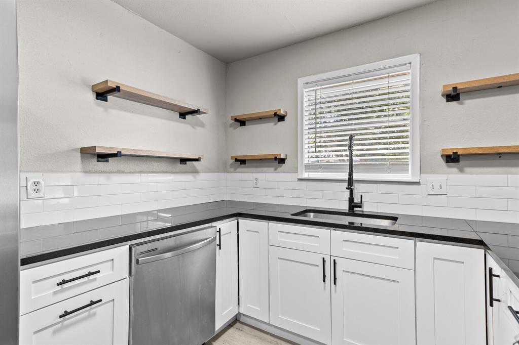 Lake Air Estate - Residential