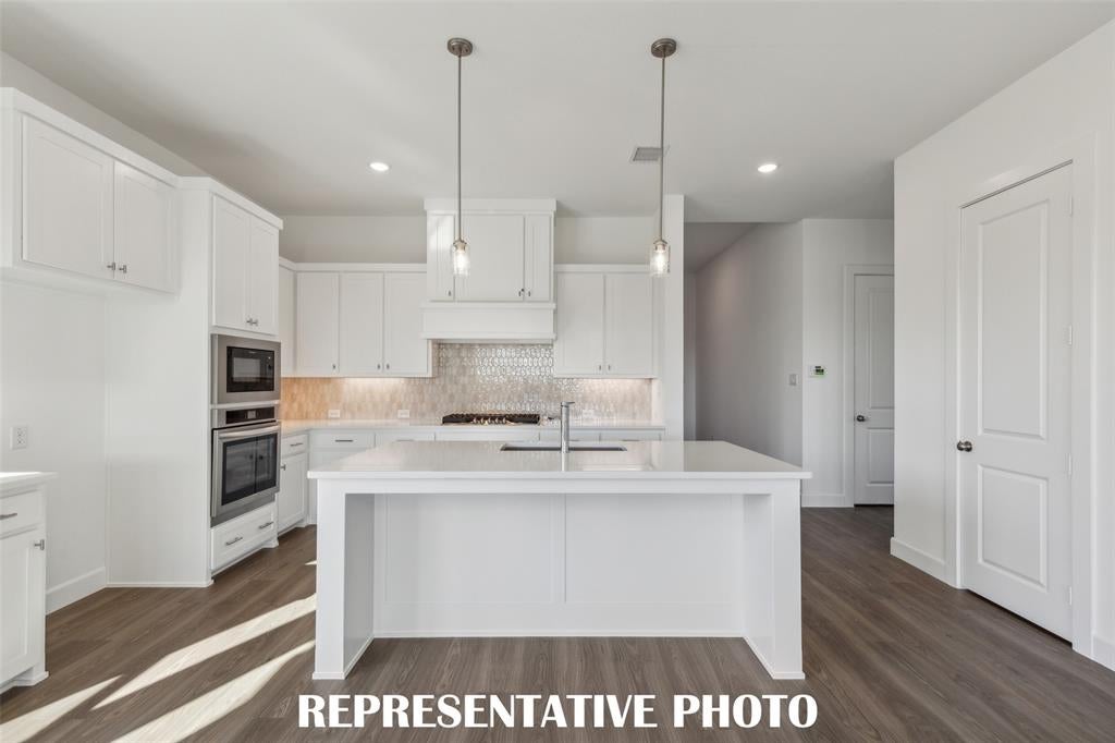 1805 Vetiver Glow Drive