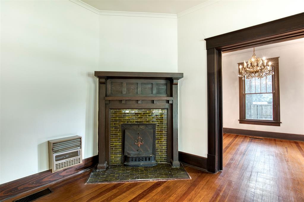 320 Huffhines Street