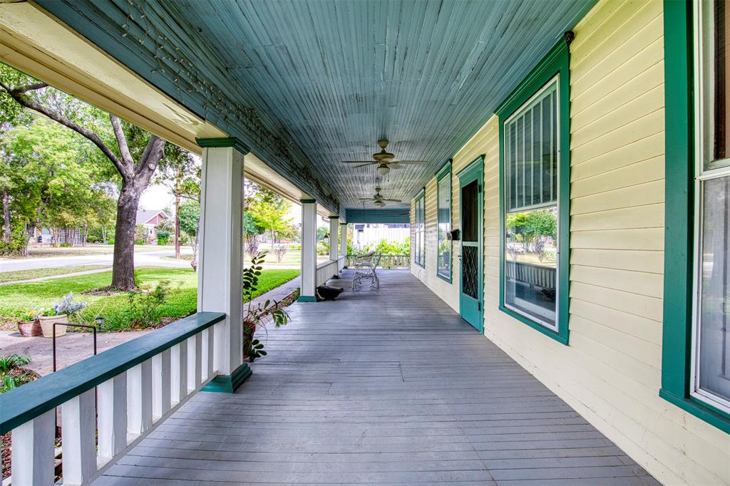 320 Huffhines Street