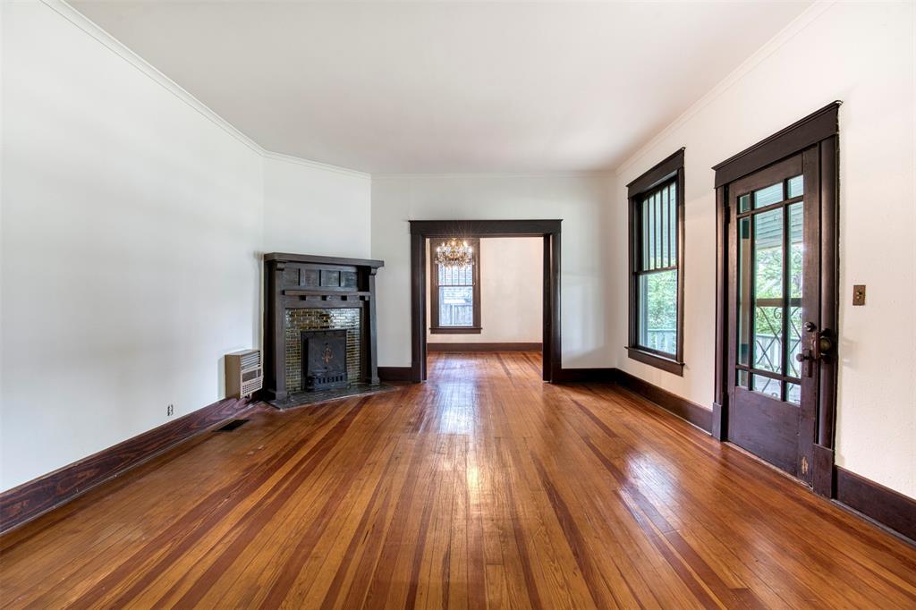 320 Huffhines Street