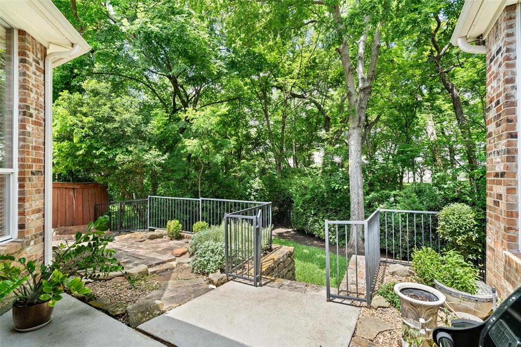 905 Rolling Meadows Court