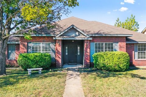 226 N Waterford Oaks Drive Cedar Hill TX 75104