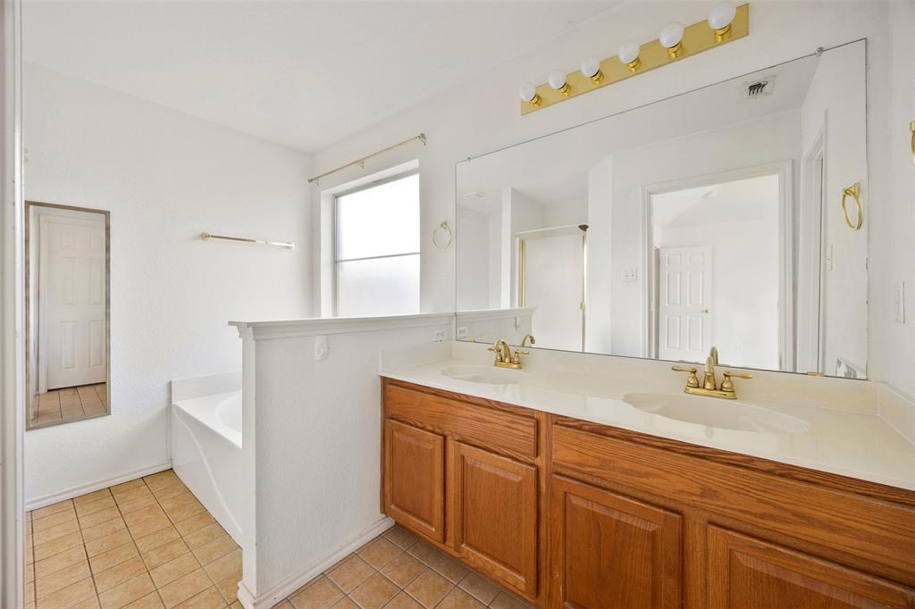 Keswick Gardens Ph 01 - Residential