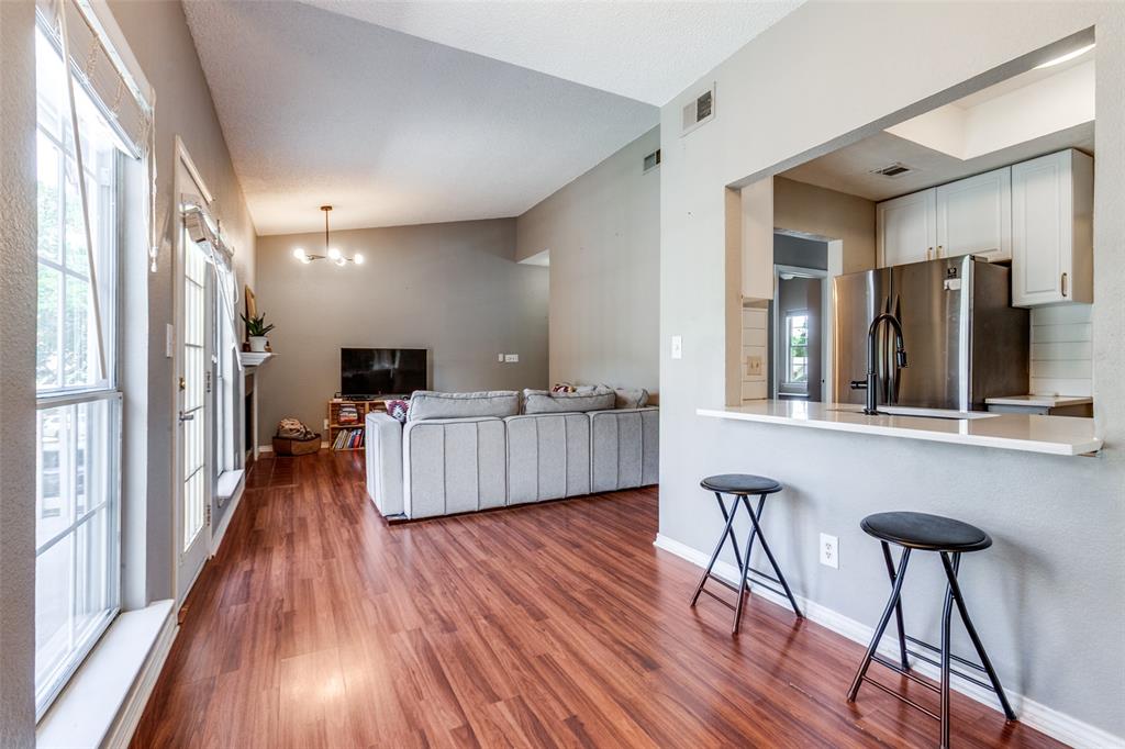 Copperfield Condos Ph 01 02 - Residential
