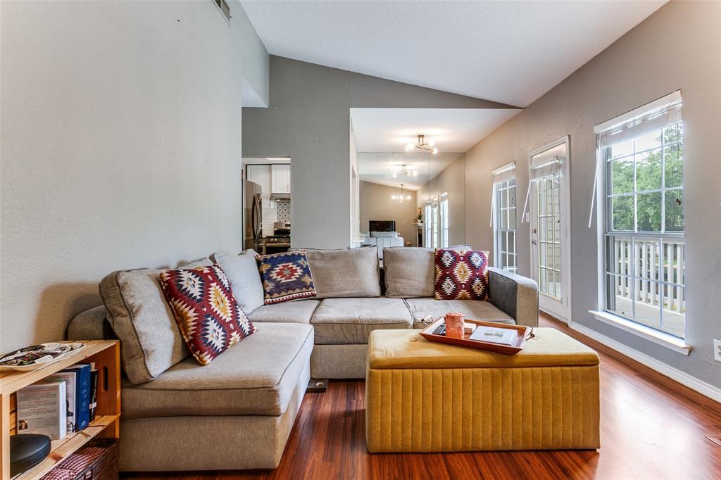 Copperfield Condos Ph 01 02 - Residential