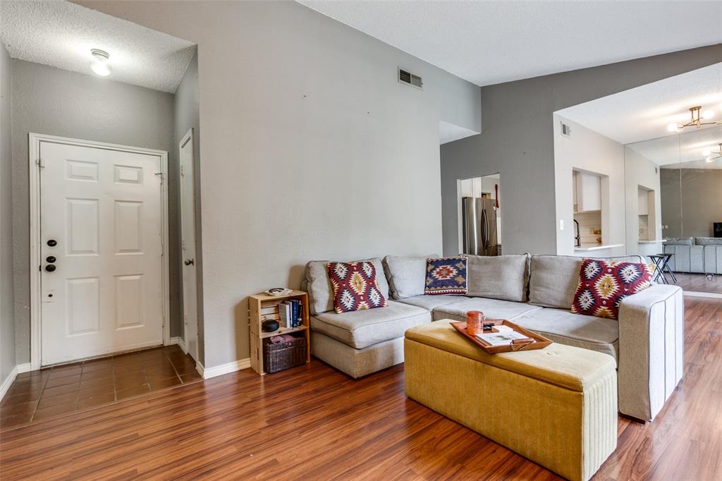 Copperfield Condos Ph 01 02 - Residential
