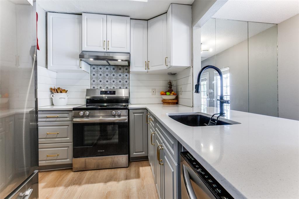 Copperfield Condos Ph 01 02 - Residential