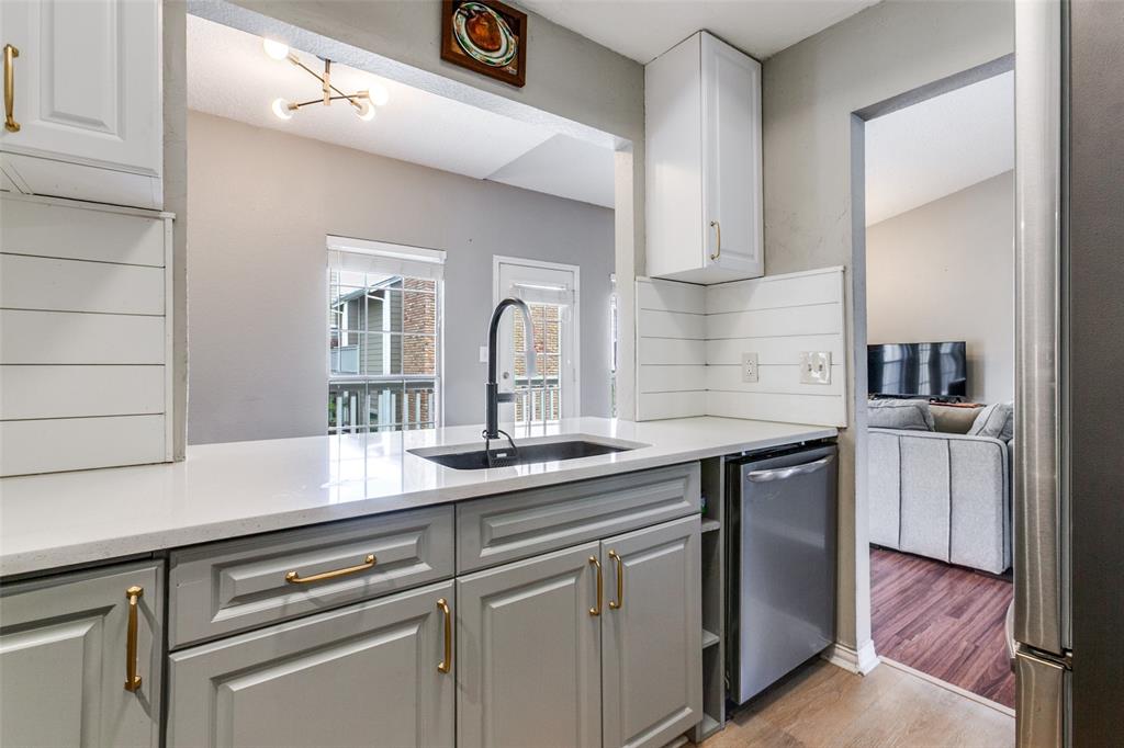 Copperfield Condos Ph 01 02 - Residential
