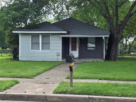 Photo of 1315 N Robinson Street, Cleburne, TX 76031 (MLS # 21310739)